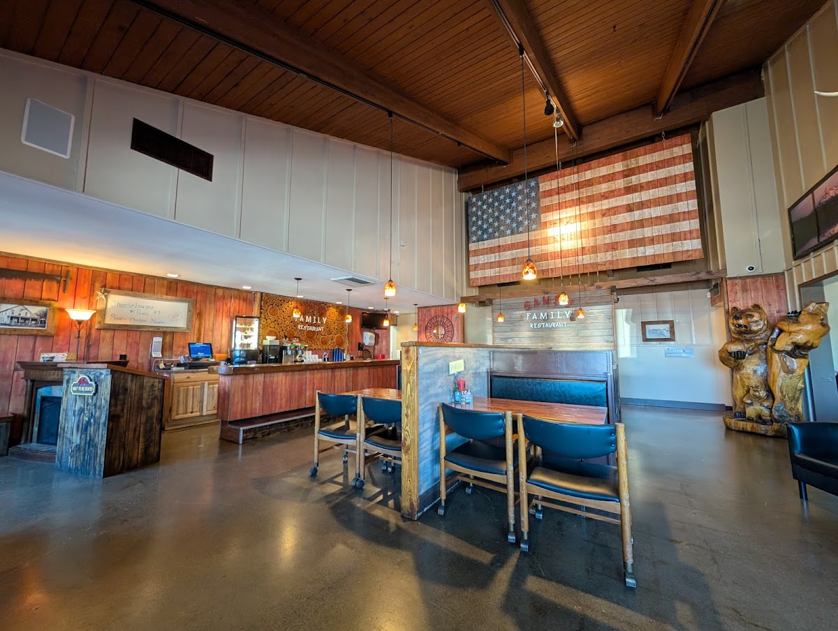 Sandy Family Restaurant & Ria's Bar